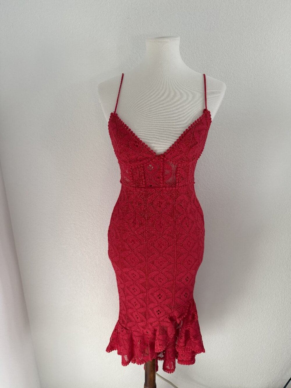 Hello Molly Red Lace Midi Dress XS US 2 Plunge Ruffle Hem Slit Cocktail